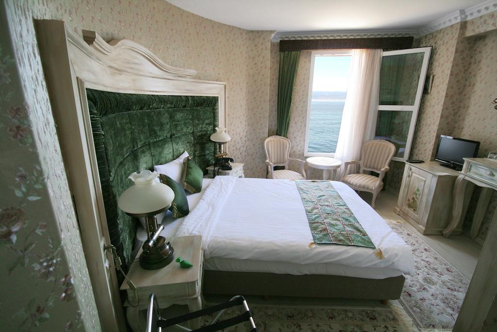 Tirilye Trilyali Butik Hotel מראה חיצוני תמונה