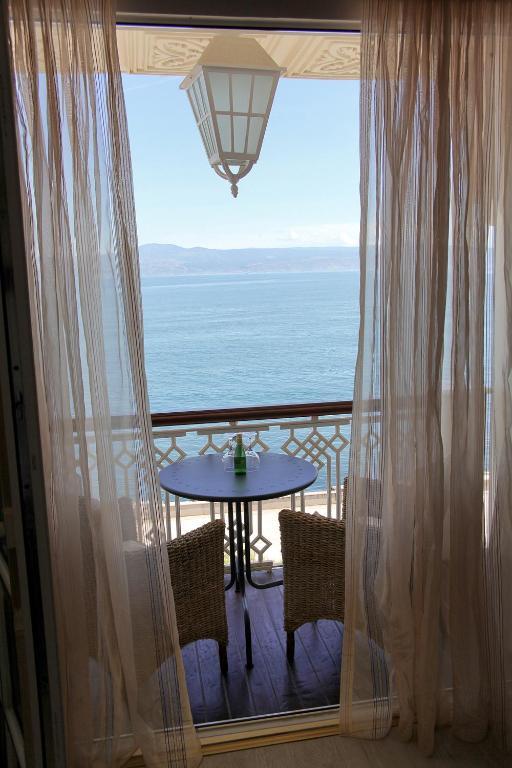 Tirilye Trilyali Butik Hotel מראה חיצוני תמונה